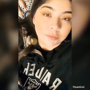 Meet your Posher, Liz